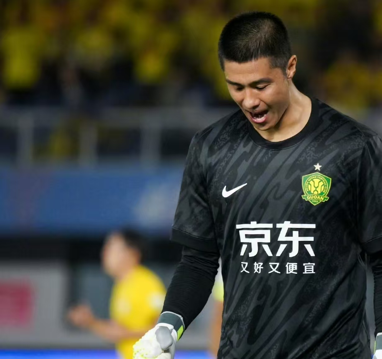 芒果体育-包含欧超杯赛程吃紧；山东泰山今晨远射贴柱；悬念犹存；球探报告显示潜力的词条