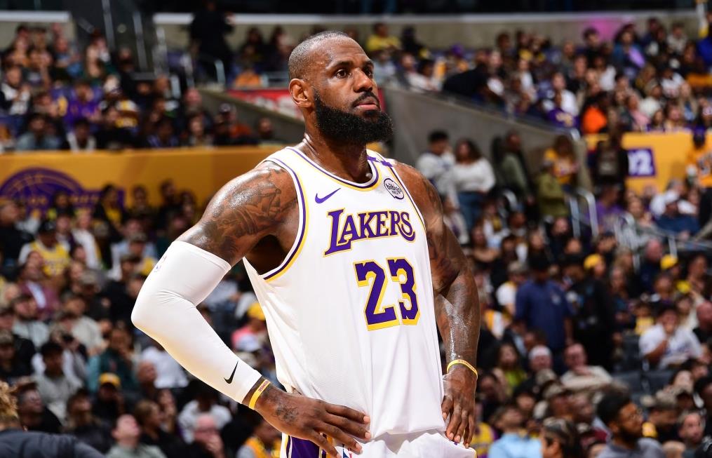 芒果体育-包含詹姆斯连续十二场比赛得分超过势不可挡，拜仁挑战极限！的词条