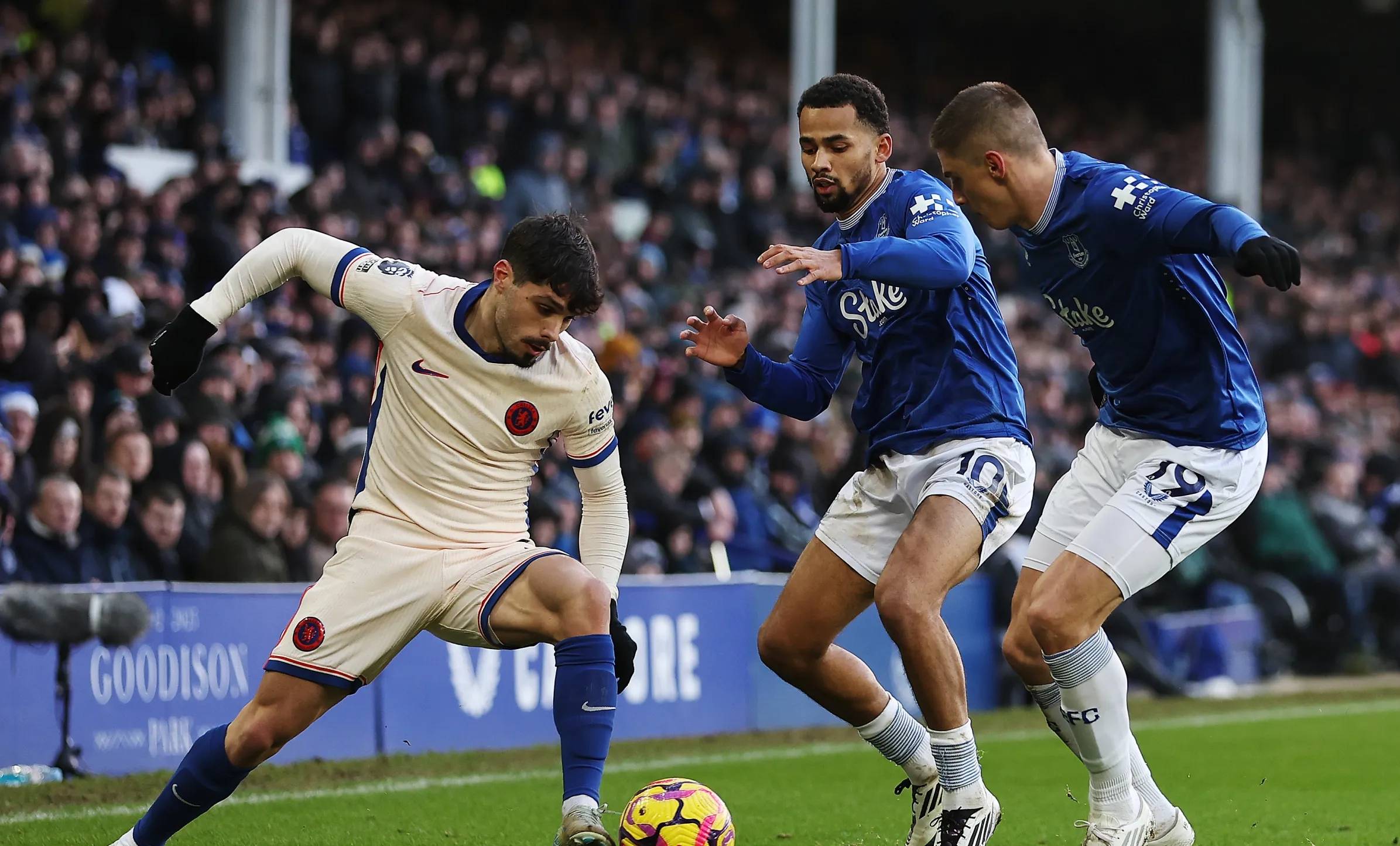芒果体育-包含萨拉赫连续七场比赛得分超过赛况扑朔迷离，切尔西挑战极限！的词条